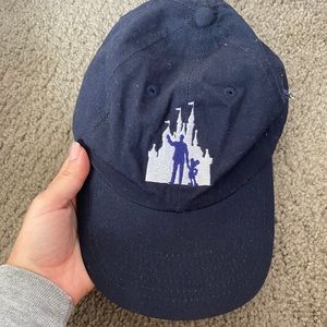 Disney parks partner statue hat